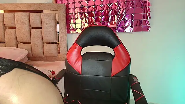Dannie   online show from April 18, 2026, 4:33 pm