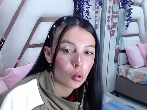 Salome Saen  online show from April 8, 2026, 1:00 pm