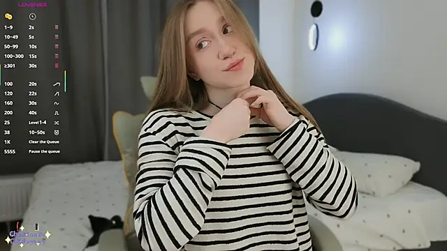 mowalova online show from March 27, 2026, 7:57 pm
