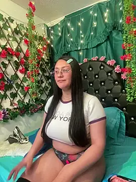 CristalZafiro online show from March 30, 2026, 3:02 pm