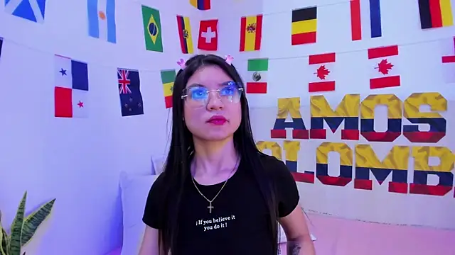 LindaCatalina  online show from June 15, 2026, 12:51 pm