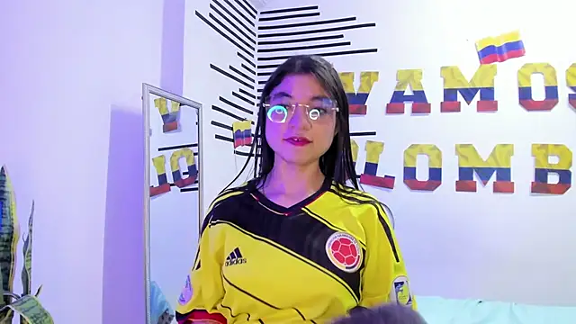 LindaCatalina  online show from June 27, 2026, 12:55 pm