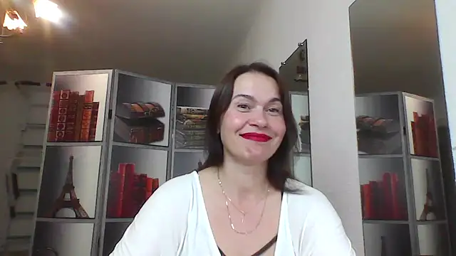 Selena Moo online show from June 2, 2026, 11:56 am