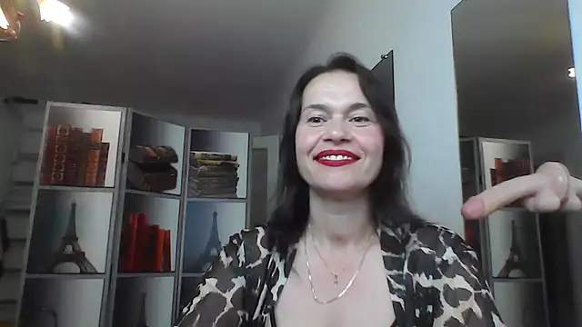 Selena Moo online show from July 28, 2026, 11:17 am