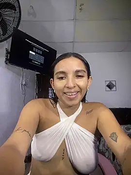 Snapshot of Blowjob-Queen_ chatting on May 13, 2026, 3:04 am Blowjob-Queen online show from May 13, 2026, 3:04 am