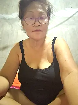 Snapshot of Sunflower1956 chatting on April 25, 2026, 10:07 am Sunflower1956 online show from April 25, 2026, 10:07 am