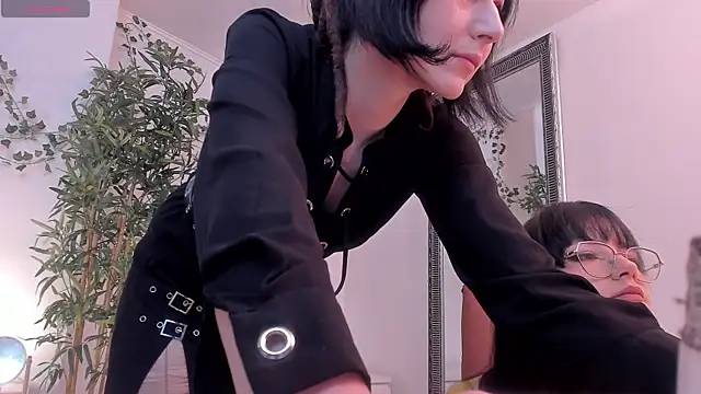 mira0 0 online show from April 2, 2026, 5:54 pm