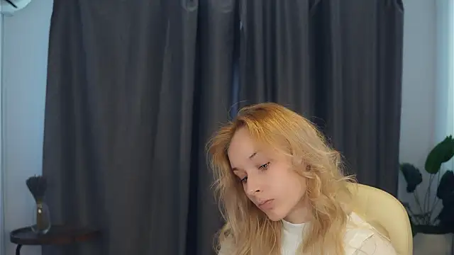 Snapshot of EuraRonchetti chatting on March 21, 2026, 10:53 am EuraRonchetti online show from March 21, 2026, 10:53 am