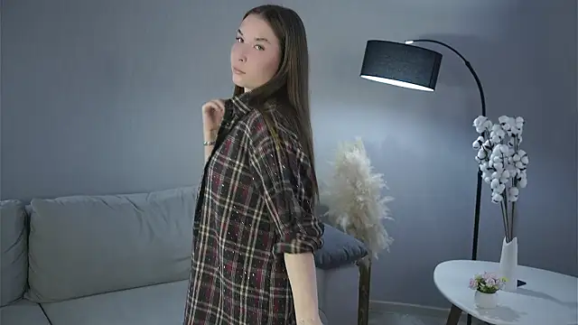 UshaDudney online show from March 21, 2026, 3:22 am