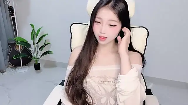 Snapshot of Yukiy8877 chatting on April 1, 2026, 9:45 pm Yukiy8877 online show from April 1, 2026, 9:45 pm
