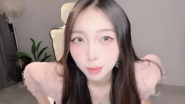 Snapshot of Yukiy8877 chatting on April 7, 2026, 11:21 am Yukiy8877 online show from April 7, 2026, 11:21 am