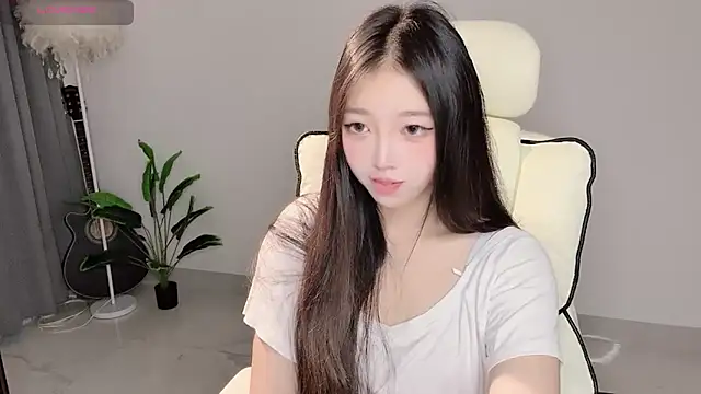 Snapshot of Yukiy8877 chatting on April 20, 2026, 11:17 pm Yukiy8877 online show from April 20, 2026, 11:17 pm