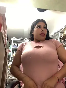 venuslaferte  online show from March 21, 2026, 12:32 pm