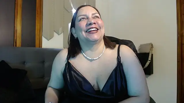 mia coral1 online show from April 21, 2026, 1:42 am