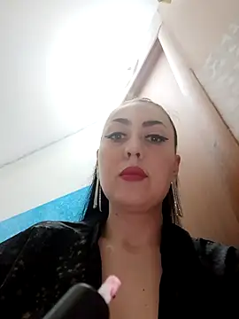 regina6125 online show from April 7, 2026, 4:40 pm