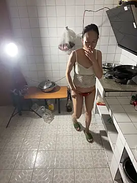 lilysister66 online show from May 24, 2026, 2:44 pm