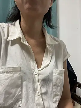 lilysister66 online show from July 9, 2026, 5:06 pm