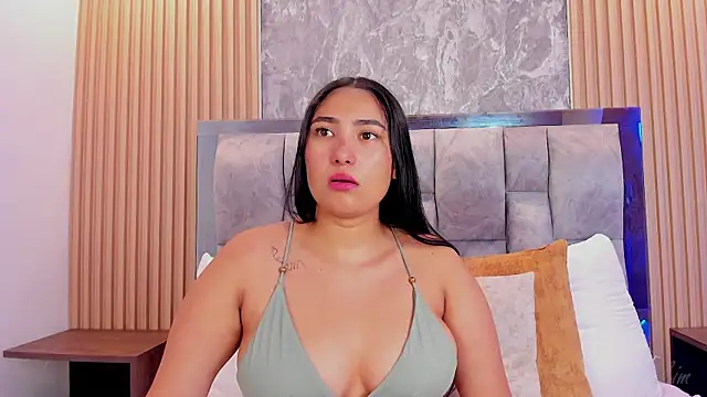 Sulay Kim online show from April 15, 2026, 7:58 pm
