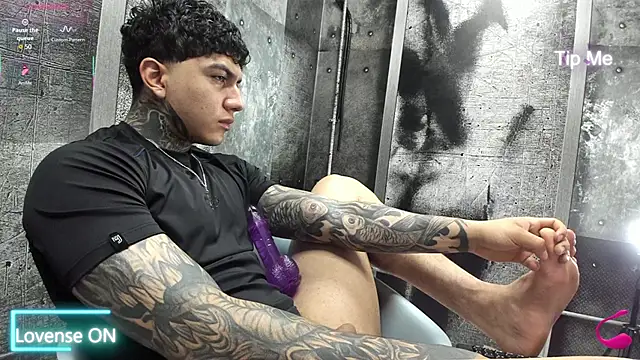 Snapshot of Gury_tattoo chatting on May 30, 2026, 4:59 pm Gury tattoo online show from May 30, 2026, 4:59 pm