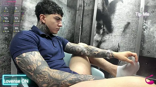Snapshot of Gury_tattoo chatting on June 3, 2026, 8:03 pm Gury tattoo online show from June 3, 2026, 8:03 pm