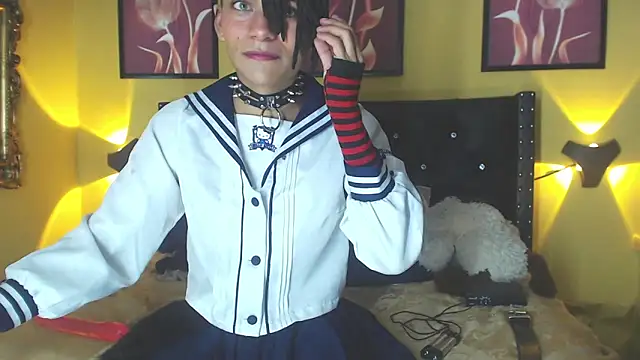 Snapshot of romeo_laurient chatting on May 18, 2026, 8:36 pm romeo laurient online show from May 18, 2026, 8:36 pm