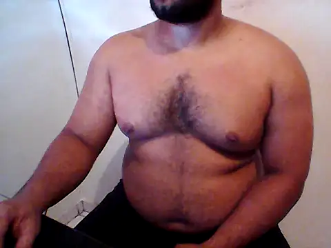 Derick 013 online show from May 17, 2026, 12:30 am