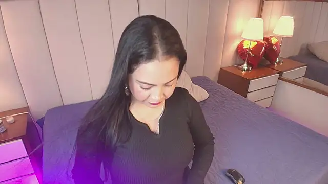 Snapshot of AlanaWesst chatting on April 24, 2026, 8:55 pm AlanaWesst online show from April 24, 2026, 8:55 pm