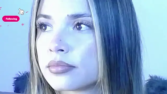 KylieVennet online show from March 31, 2026, 3:52 am
