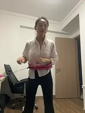 Snapshot of A-Kristen chatting on April 9, 2026, 12:54 pm A-Kristen online show from April 9, 2026, 12:54 pm