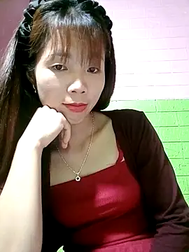 AmyLinee01 online show from April 27, 2026, 5:33 pm