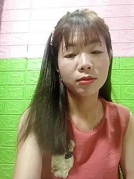 Snapshot of AmyLinee01 chatting on June 15, 2026, 6:21 pm AmyLinee01 online show from June 15, 2026, 6:21 pm