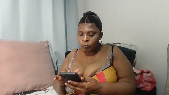 Lucia-boobs online show from August 6, 2026, 5:37 pm