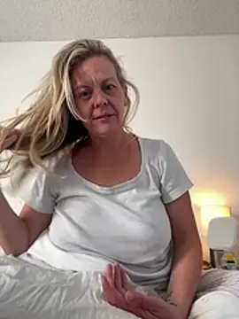 Snapshot of GwenWilde31 chatting on May 29, 2026, 1:31 pm GwenWilde31 online show from May 29, 2026, 1:31 pm