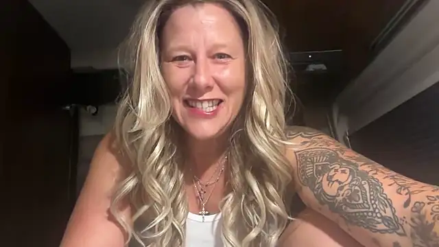 lillysworld online show from April 19, 2026, 2:55 am