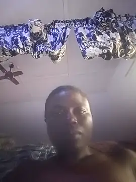 Bobqeen1 online show from July 15, 2026, 11:04 am