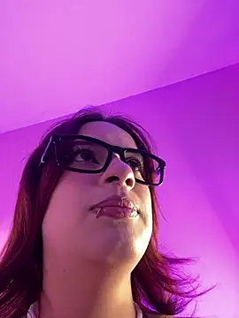 Snapshot of steffmontespink18 chatting on May 25, 2026, 1:28 pm steffmontespink18 online show from May 25, 2026, 1:28 pm
