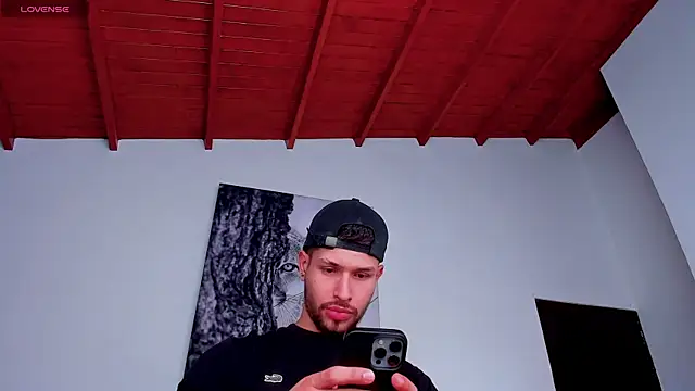 Snapshot of Santos_ramirez1 chatting on April 13, 2026, 2:55 pm Santos ramirez1 online show from April 13, 2026, 2:55 pm