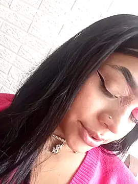 baby-skinnd online show from April 7, 2026, 4:18 pm