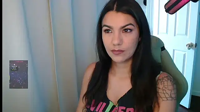 sweetRoxie online show from May 15, 2026, 1:01 am
