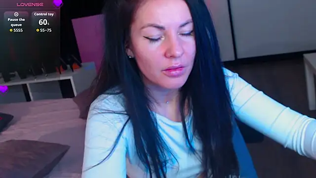 purrAmelinaa online show from March 31, 2026, 5:13 pm