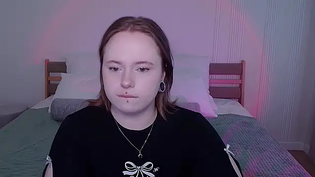 Snapshot of SelenaLily chatting on March 25, 2026, 1:06 pm SelenaLily online show from March 25, 2026, 1:06 pm