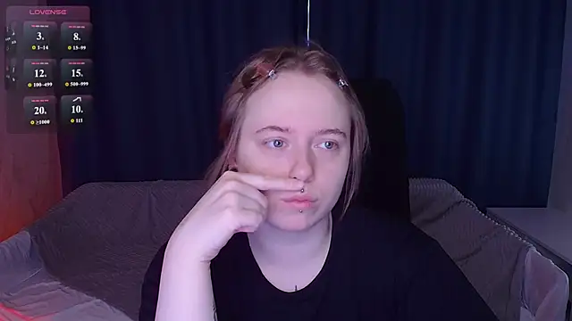 SelenaLily online show from July 5, 2026, 3:52 pm