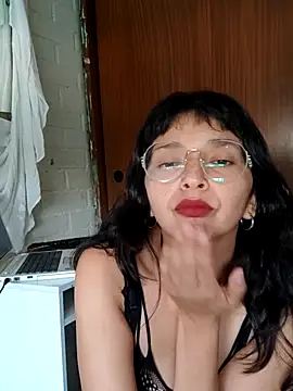 Snapshot of LisaMargo chatting on April 17, 2026, 3:37 pm LisaMargo online show from April 17, 2026, 3:37 pm