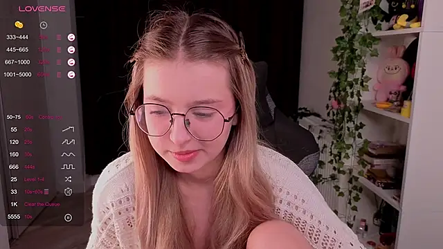 aviaveavii online show from May 13, 2026, 5:32 pm