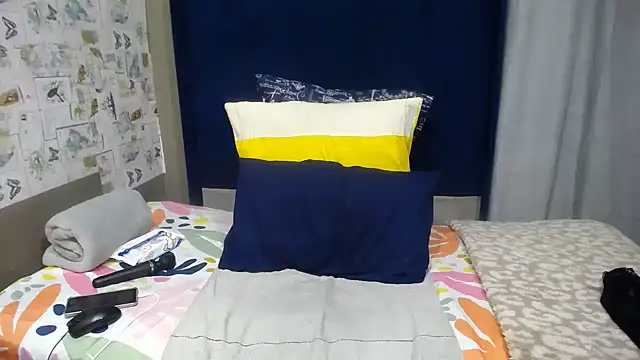 Candylips22 online show from July 28, 2026, 5:56 pm