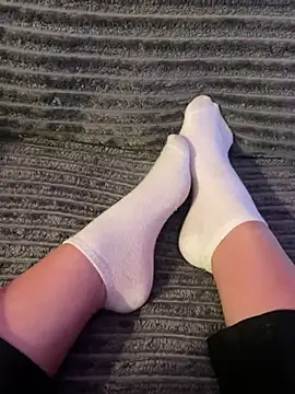 LilouPieds online show from May 7, 2026, 8:25 pm