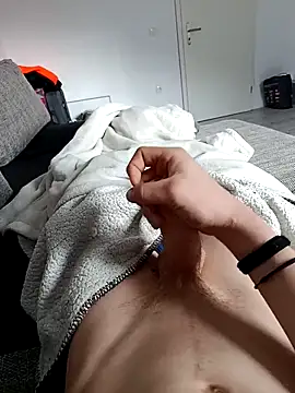 Snapshot of matthi898 chatting on March 27, 2026, 7:47 am matthi898 online show from March 27, 2026, 7:47 am