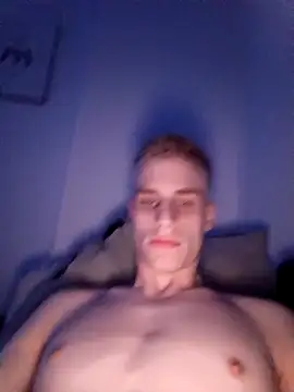 Snapshot of matthi898 chatting on April 12, 2026, 9:42 pm matthi898 online show from April 12, 2026, 9:42 pm