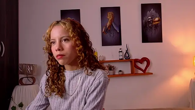 lia valmont 01 online show from March 25, 2026, 6:47 pm