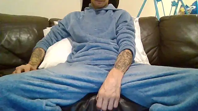 feetlovrr94 online show from May 12, 2026, 11:13 pm